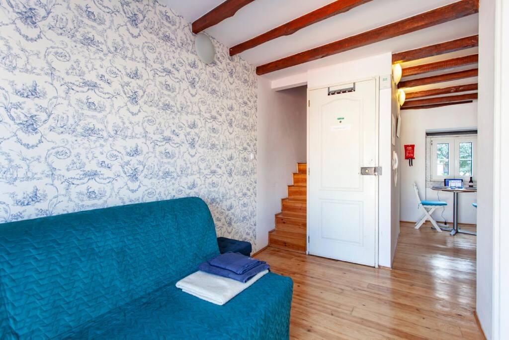 Mouraria I, Eco-duplex, French Balcony & Smart Check-in Lisboa